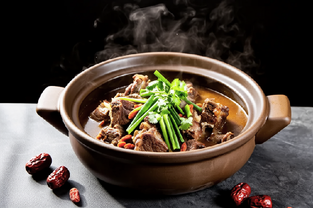 砂锅羊肉煲