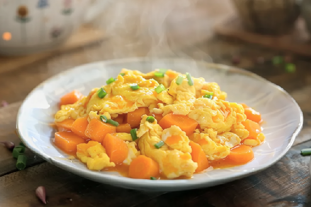 胡萝卜炒鸡蛋